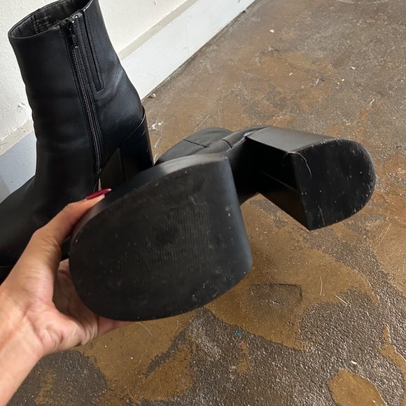 Steve Madden cobra black leather platform boot - Picture 8 of 9